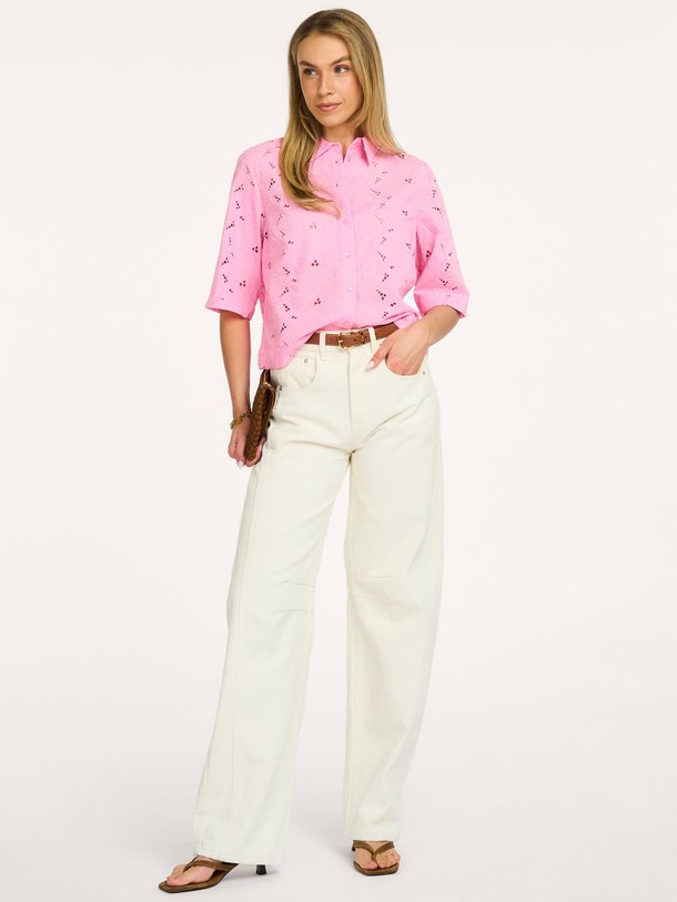 Ontdek de Nyra broderie blouse van Studio Anneloes bij Orangebag. Op werkdagen voor 21:45 besteld, morgen in huis.