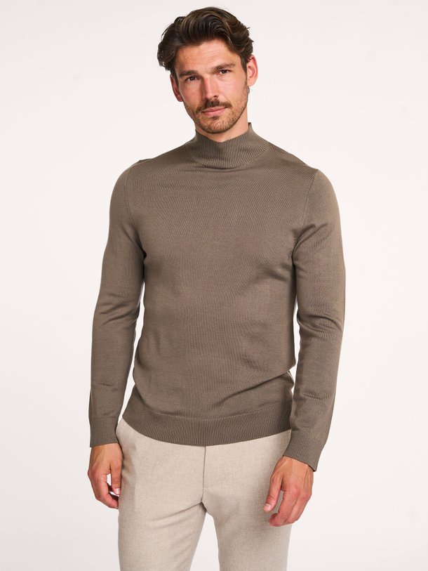 Ontdek de Watson wollen trui van Drykorn in de kleur lichtbruin bij Orangebag. Op werkdagen voor 21:45 besteld, morgen in huis.