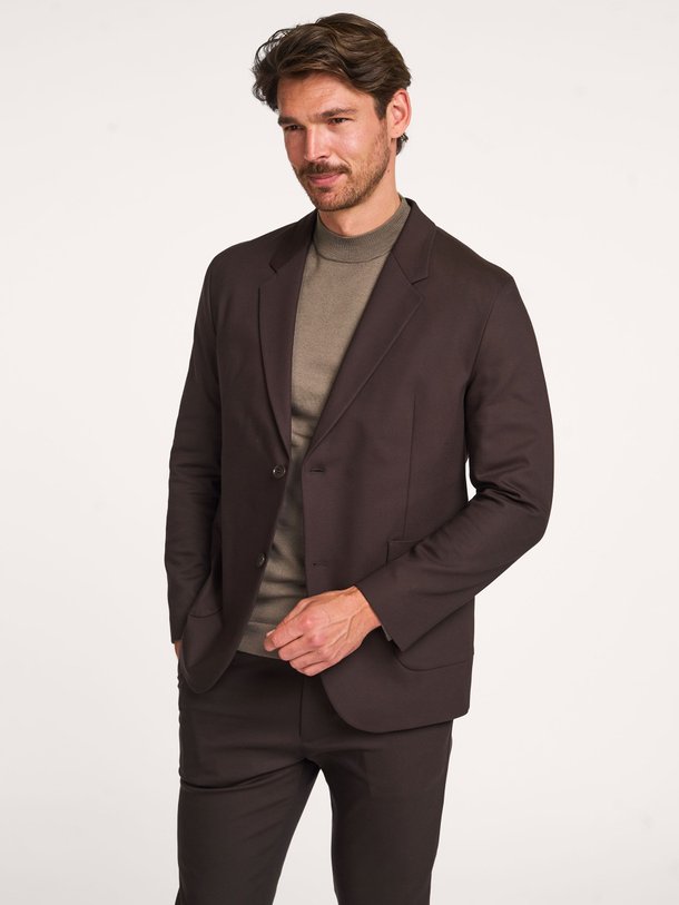 Ontdek de Marls katoenmix blazer van Drykorn in de kleur donkerbruin bij Orangebag. Op werkdagen voor 21:45 besteld, morgen in huis.