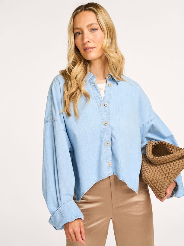 Drykorn Oshia - Denim Blouse - Blauw Ontdek de Oshia denim blouse van Drykorn in de kleur blauw bij Orangebag. Op werkdagen voor 21:45 besteld, morgen in huis.