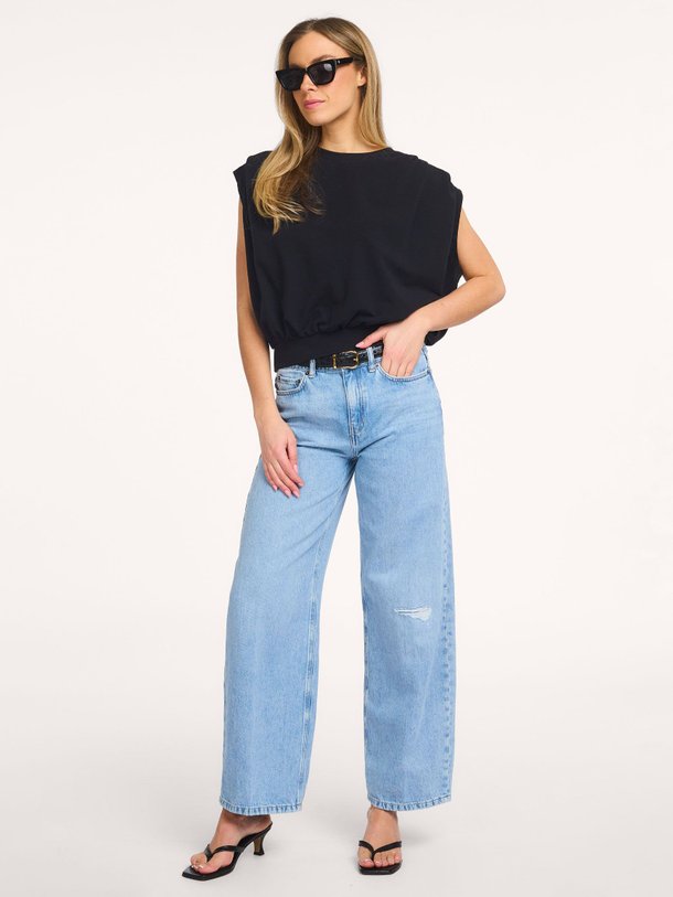 Ontdek de Medley mid waist loose fit non-stretch jeans van Drykorn in de kleur Blauw bij Orangebag. Op werkdagen voor 21:45 besteld, morgen in huis.
