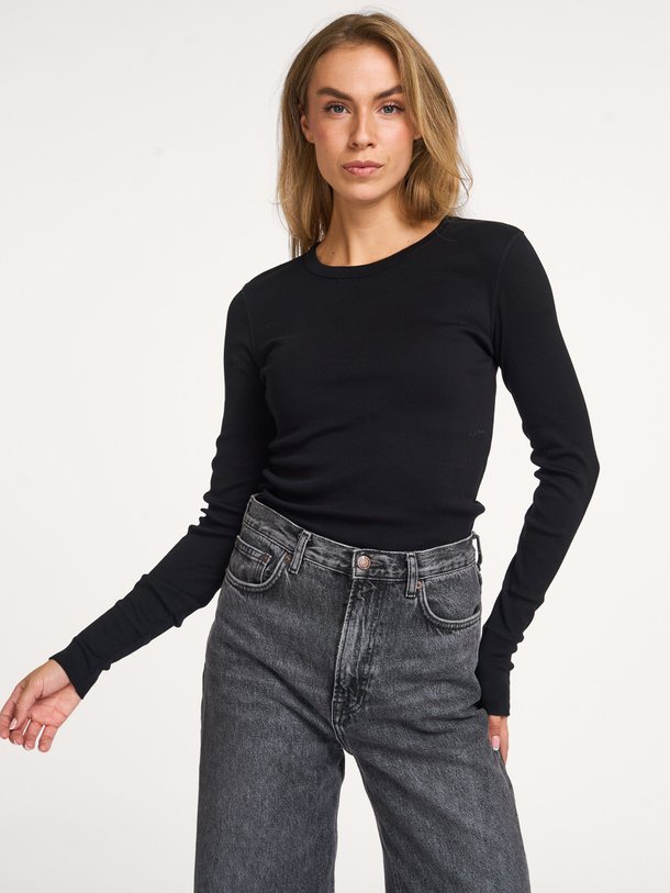 Ontdek de Nurit, katoenen rib longsleeve van Drykorn bij Orangebag. Op werkdagen voor 21:45 besteld, morgen in huis.