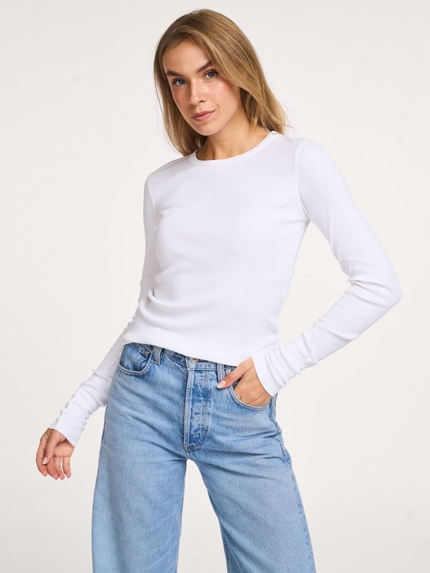 Ontdek de Nurit, katoenen rib longsleeve van Drykorn bij Orangebag. Op werkdagen voor 21:45 besteld, morgen in huis.