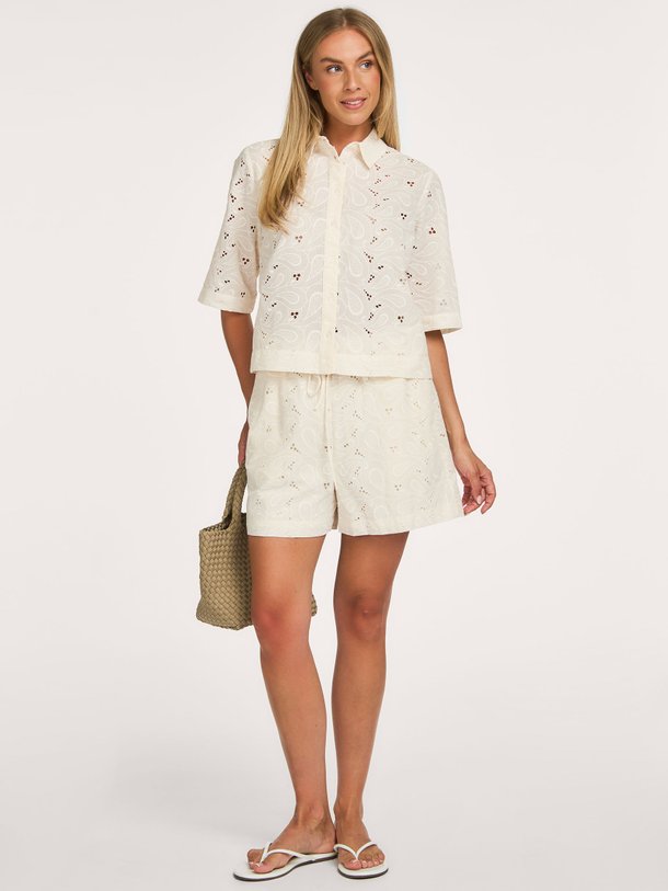 Ontdek de Zena broderie shorts van Studio Anneloes bij Orangebag. Op werkdagen voor 21:45 besteld, morgen in huis.