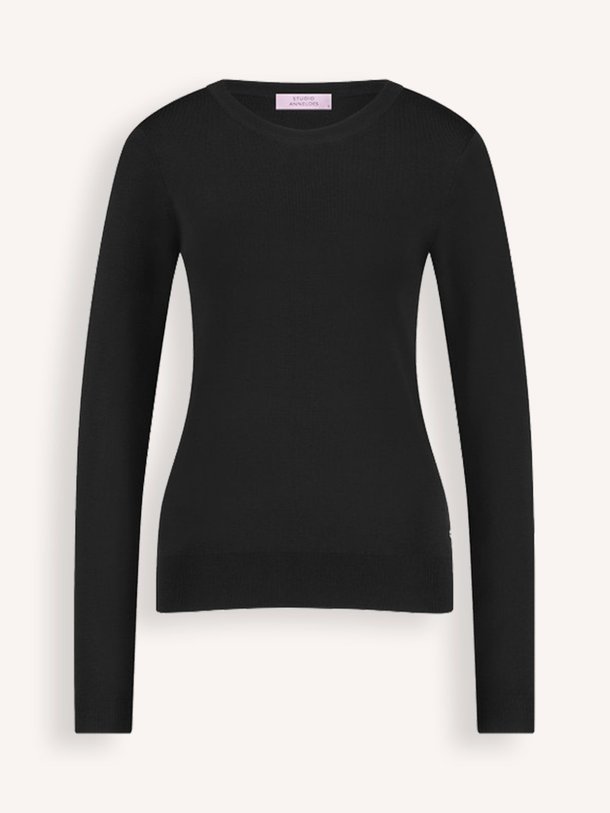 Ontdek de Lana viscosemix trui van Studio Anneloes in de kleur zwart bij Orangebag. Op werkdagen voor 21:45 besteld, morgen in huis.