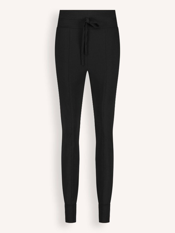 Ontdek de Fanka heavy travel jersey broek van Studio Anneloes in de kleur zwart bij Orangebag. Op werkdagen voor 21:45 besteld, morgen in huis.