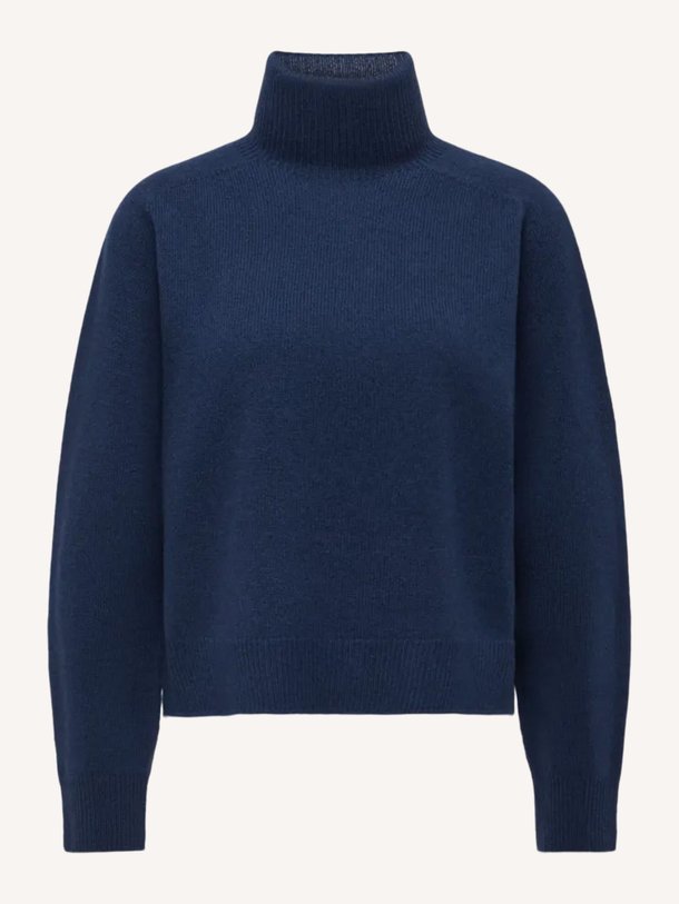 Ontdek de Lyzima wollen trui van Drykorn in de kleur donkerblauw bij Orangebag. Op werkdagen voor 21:45 besteld, morgen in huis.