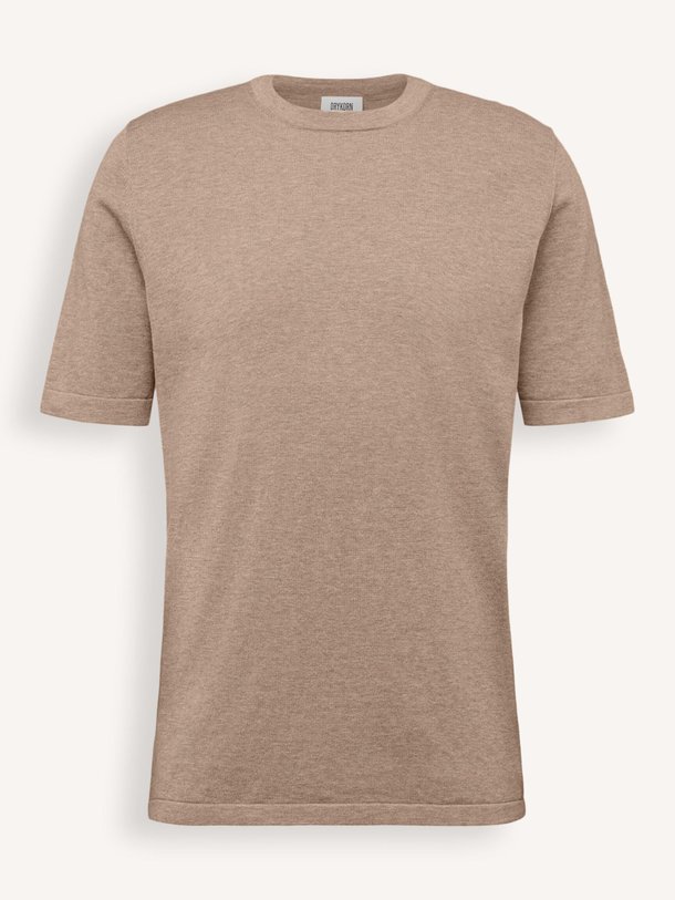 Drykorn Valentin katoenen T-shirt - Zand Ontdek de Valentin katoenen T-shirt van Drykorn in de kleur Zand bij Orangebag. Op werkdagen voor 21:45 besteld, morgen in huis.