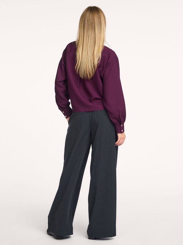 Ontdek de Melani, viscosemix blouse met structuur van Studio Anneloes bij Orangebag. Op werkdagen voor 21:45 besteld, morgen in huis.