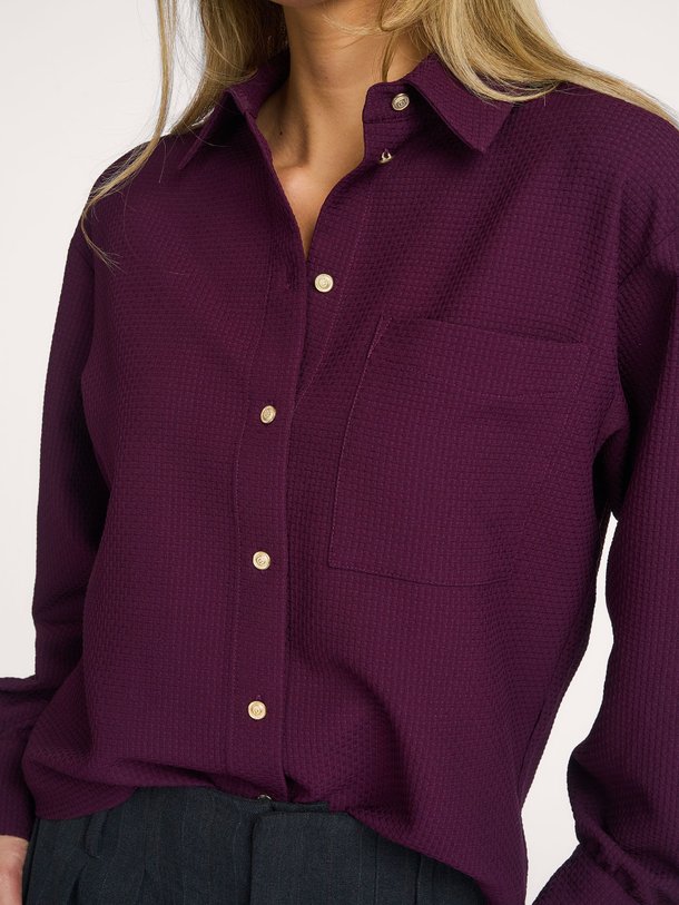 Ontdek de Melani, viscosemix blouse met structuur van Studio Anneloes bij Orangebag. Op werkdagen voor 21:45 besteld, morgen in huis.
