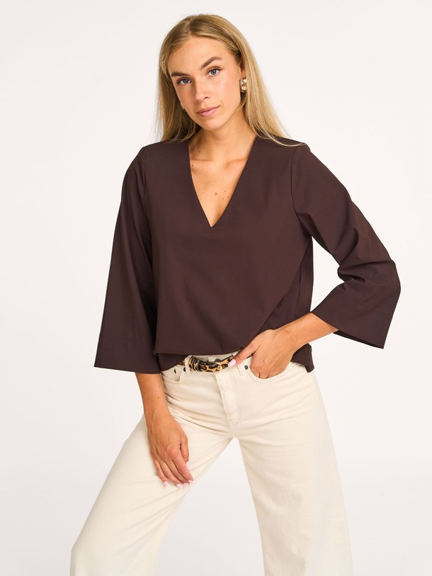 Ontdek de Cilou heavy travel jersey top van Studio Anneloes in de kleur donkerbruin bij Orangebag. Op werkdagen voor 21:45 besteld, morgen in huis.