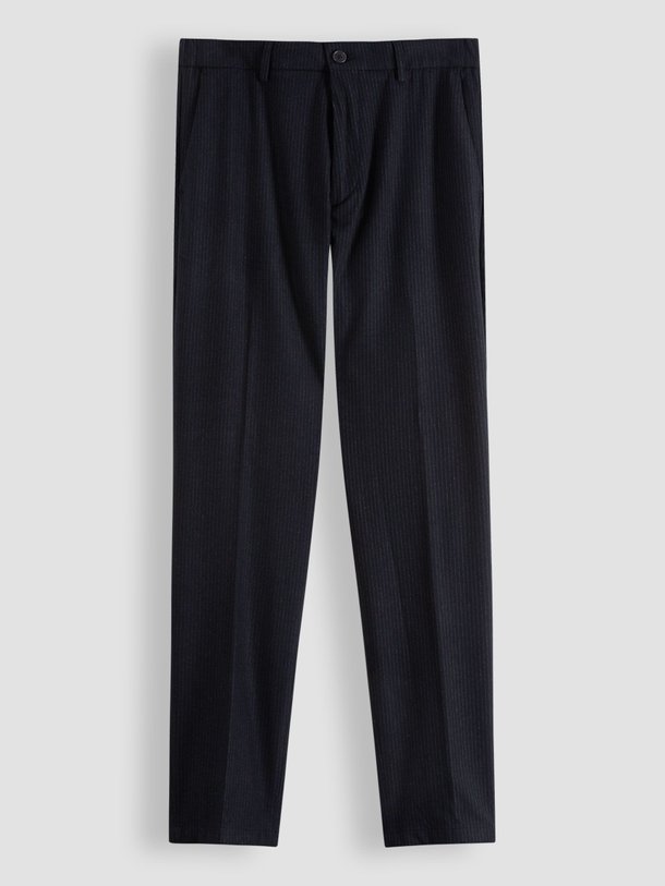 Ontdek de Ajend viscosemix broek met krijtstreep van Drykorn in de kleur donkerblauw bij Orangebag. Op werkdagen voor 21:45 besteld, morgen in huis.