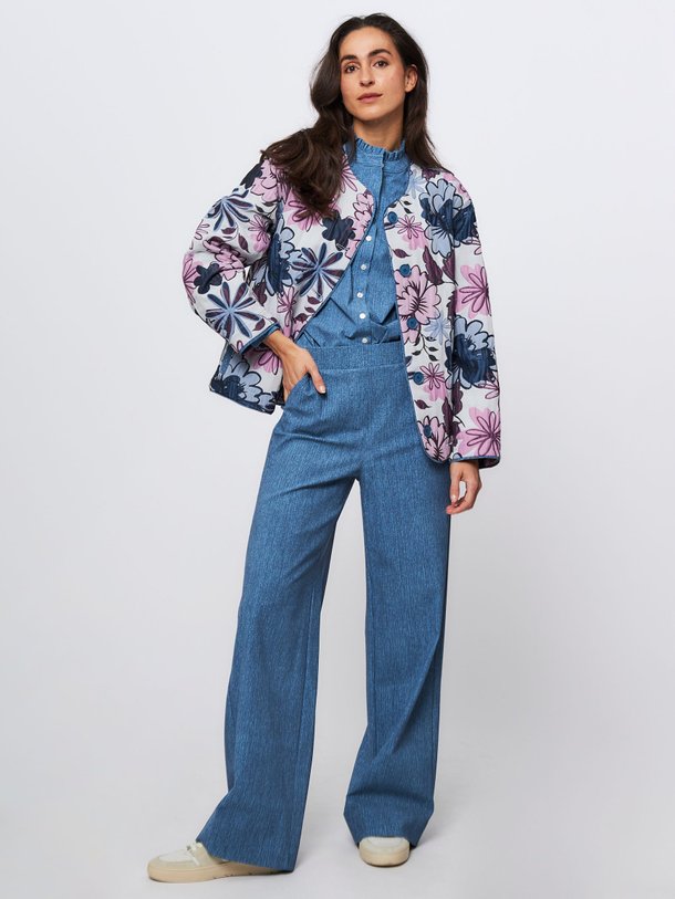 Ontdek de lexie heavy travel wide leg broek met print van Studio Anneloes in de kleur blauw bij Orangebag. Op werkdagen voor 21:45 besteld, morgen in huis.