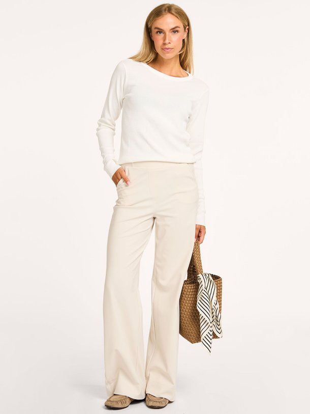 Ontdek de Lexie bonded travel jersey wide leg broek van Studio Anneloes in de kleur ecru bij Orangebag. Op werkdagen voor 21:45 besteld, morgen in huis.