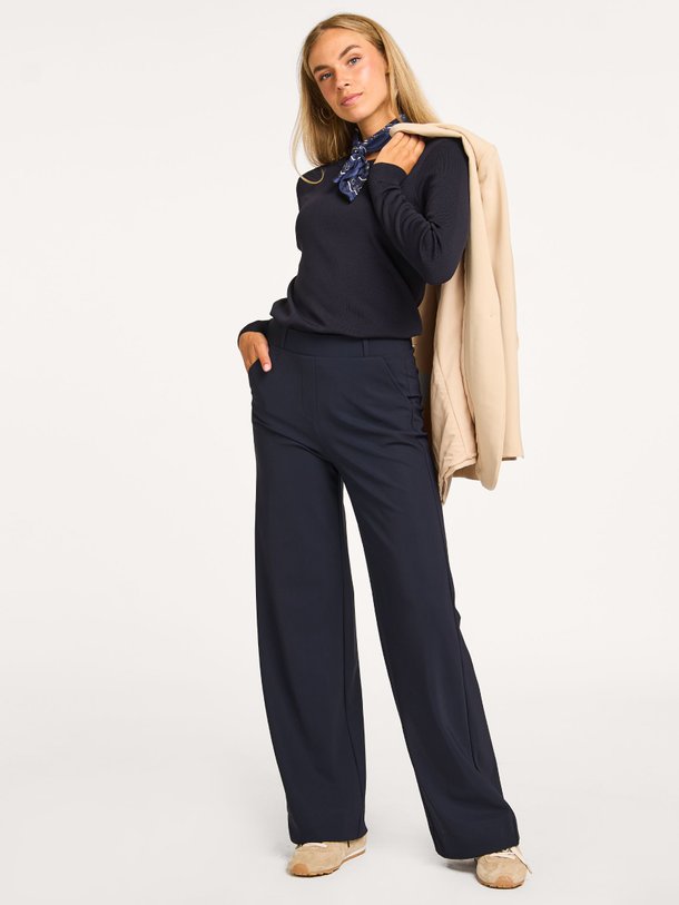 Ontdek de Lexie bonded travel jersey wide leg broek van Studio Anneloes in de kleur donkerblauw bij Orangebag. Op werkdagen voor 21:45 besteld, morgen in huis.
