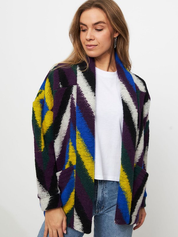 Ontdek de Karlijn wolmix vest met dessin van Studio Anneloes in de kleur paars bij Orangebag. Op werkdagen voor 21:45 besteld, morgen in huis.