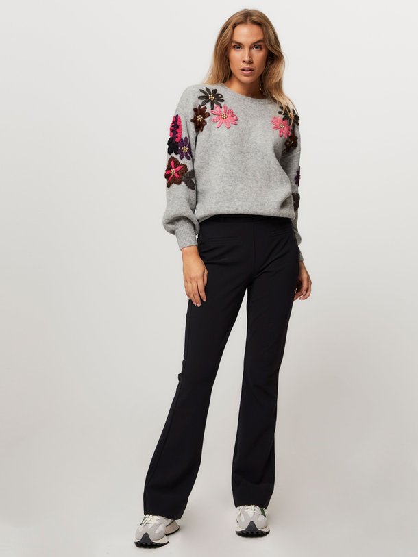 Ontdek de Saar bonded travel rib jersey flared broek van Studio Anneloes in de kleur zwart bij Orangebag. Op werkdagen voor 21:45 besteld, morgen in huis.