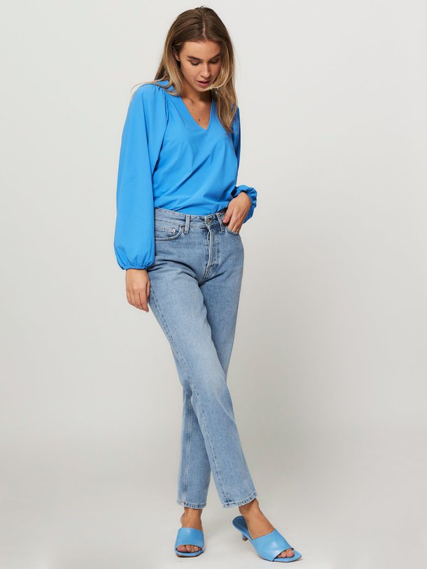 Ontdek de Zaria medium travel top van Studio Anneloes in de kleur blauw bij Orangebag. Op werkdagen voor 21:45 besteld, morgen in huis.