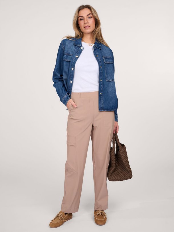 Ontdek de Malou heavy travel jersey cargo broek van Studio Anneloes in de kleur lichtbruin bij Orangebag. Op werkdagen voor 21:45 besteld, morgen in huis.