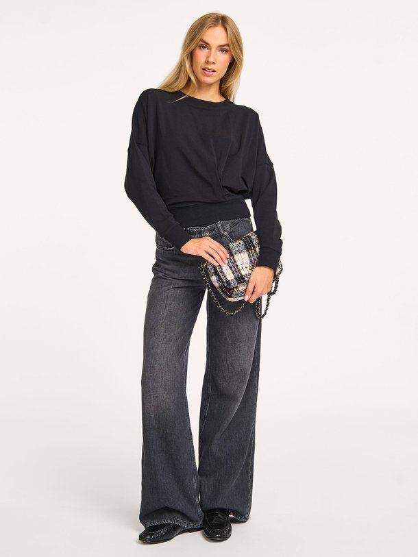 Ontdek de Flung mid waist loose fit jeans van Drykorn in de kleur donkergrijs bij Orangebag. Op werkdagen voor 21:45 besteld, morgen in huis.