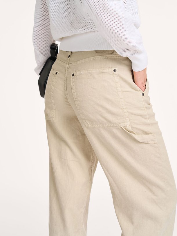 Ontdek de Vynown katoen/linnenmix broek van Drykorn in de kleur zand bij Orangebag. Op werkdagen voor 21:45 besteld, morgen in huis.