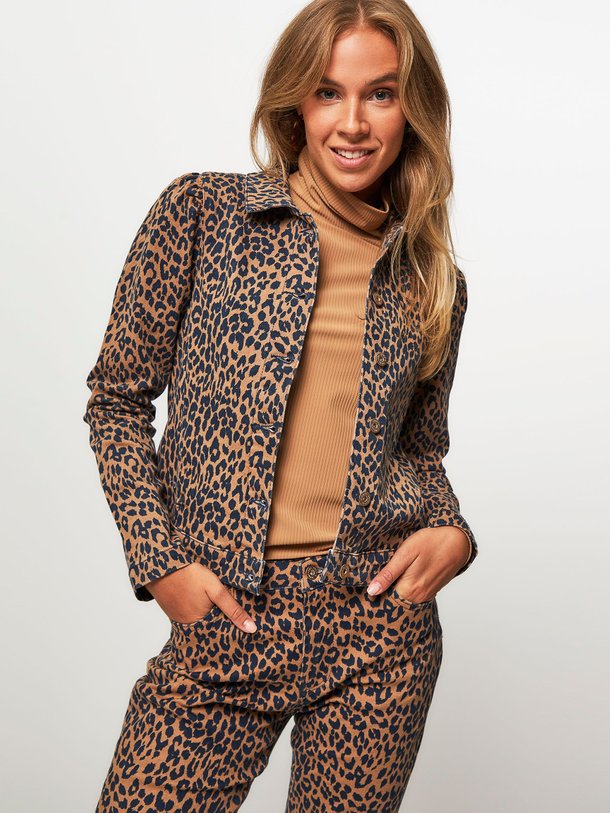 Ontdek de Ange denim jack met print van Studio Anneloes in de kleur bruin bij Orangebag. Op werkdagen voor 21:45 besteld, morgen in huis.