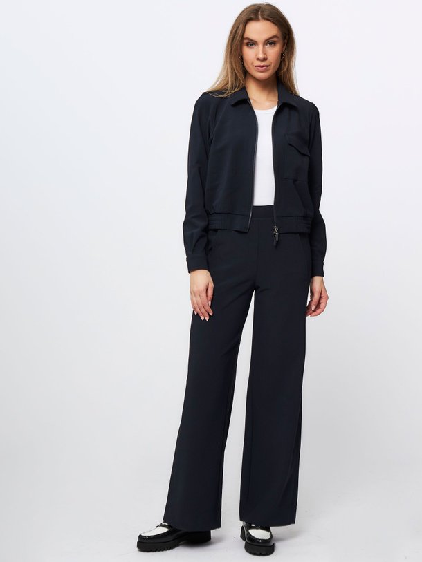 Ontdek de Miray bonded travel rib jersey broek van Studio Anneloes in de kleur donkerblauw bij Orangebag. Op werkdagen voor 21:45 besteld, morgen in huis.