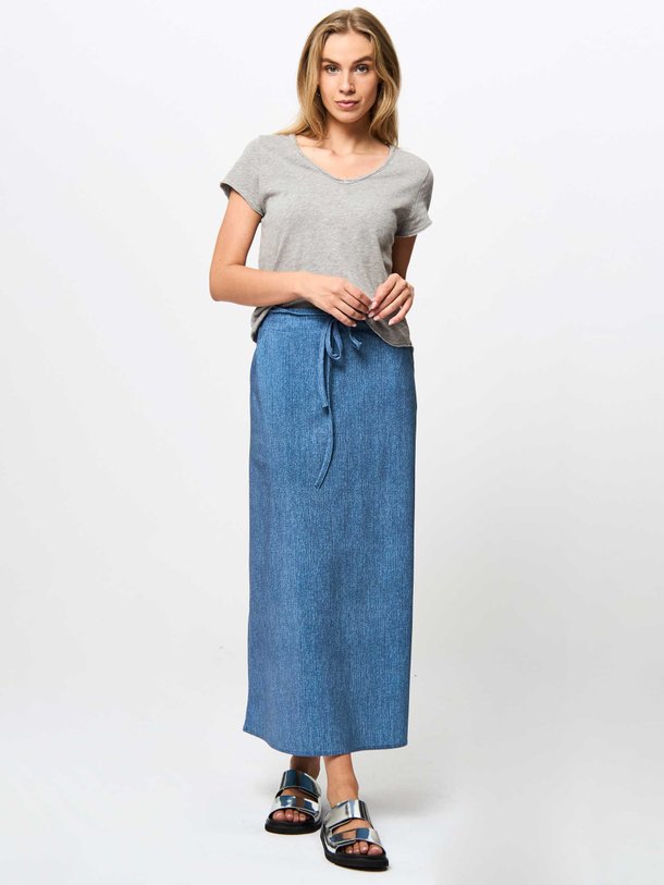 Ontdek de Chloe medium travel jersey A-line skirt van Studio Anneloes in de kleur blauw bij Orangebag. Op werkdagen voor 21:45 besteld, morgen in huis.