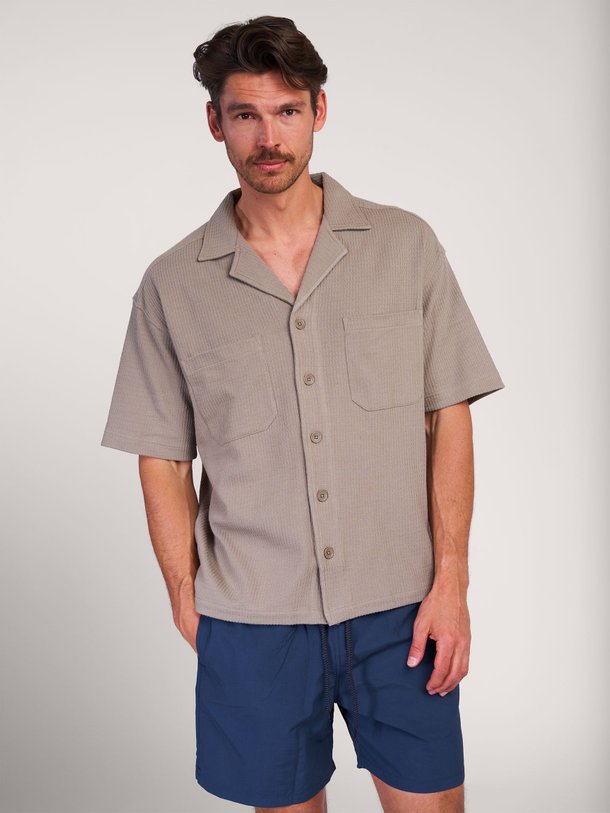 Ontdek de Lauwrenz katoenen overhemd van Drykorn in de kleur lichtbruin bij Orangebag. Op werkdagen voor 21:45 besteld, morgen in huis.