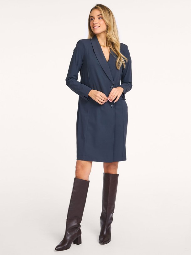 Ontdek de River, heavy travel jersey blazer jurk van Studio Anneloes bij Orangebag. Op werkdagen voor 21:45 besteld, morgen in huis.