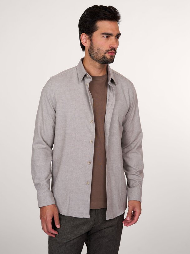 Ontdek de Ramis viscosemix overhemd van Drykorn in de kleur beige bij Orangebag. Op werkdagen voor 21:45 besteld, morgen in huis.