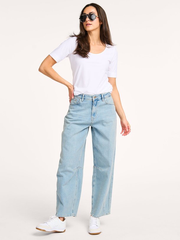 Ontdek de Sascha light travel jersey T-shirt van Studio Anneloes in de kleur wit bij Orangebag. Op werkdagen voor 21:45 besteld, morgen in huis.