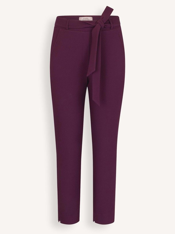 Ontdek de Zarja, viscosemix broek met structuur van Studio Anneloes bij Orangebag. Op werkdagen voor 21:45 besteld, morgen in huis.