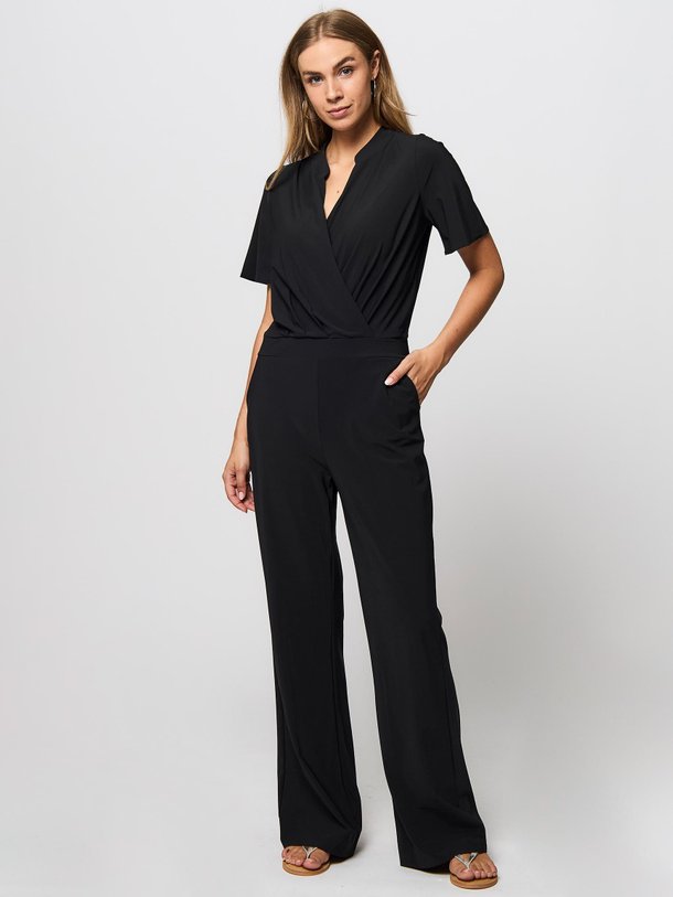 Ontdek de Grazia medium travel jersey jumpsuit van Studio Anneloes in de kleur zwart bij Orangebag. Op werkdagen voor 21:45 besteld, morgen in huis.
