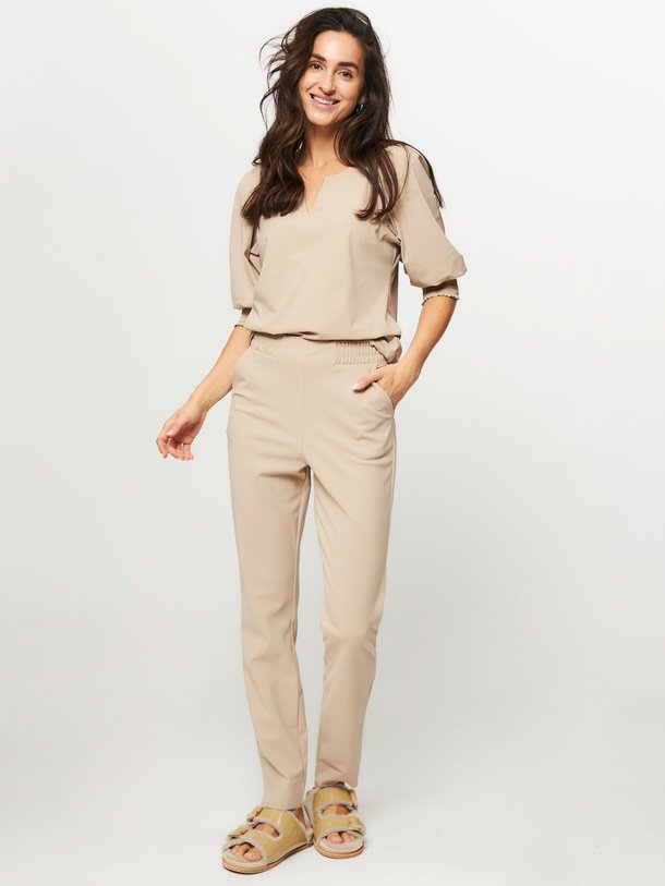 Ontdek de Dulce bonded travel jersey broek van Studio Anneloes in de kleur lichtbruin bij Orangebag. Op werkdagen voor 21:45 besteld, morgen in huis.