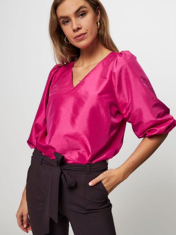 Ontdek de Laudi geweven top van Studio Anneloes in de kleur roze bij Orangebag. Op werkdagen voor 21:45 besteld, morgen in huis.