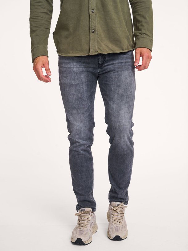 Ontdek de Ricc regular waist slim fit jeans van Drykorn in de kleur donkergrijs bij Orangebag. Op werkdagen voor 21:45 besteld, morgen in huis.