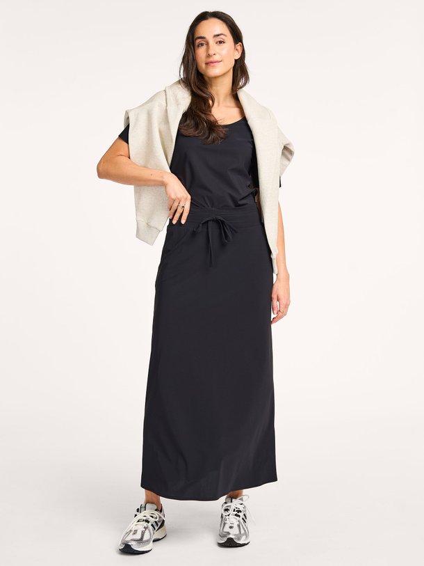 Ontdek de Chloe medium travel jersey maxi rok van Studio Anneloes in de kleur zwart bij Orangebag. Op werkdagen voor 21:45 besteld, morgen in huis.