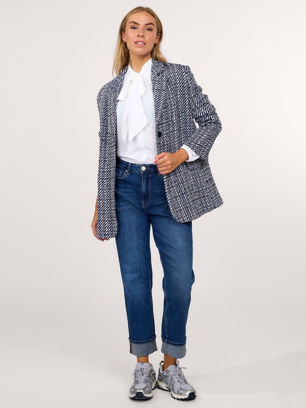 Ontdek de Ava mid waist straight fit jeans van Studio Anneloes in de kleur blauw bij Orangebag. Op werkdagen voor 21:45 besteld, morgen in huis.