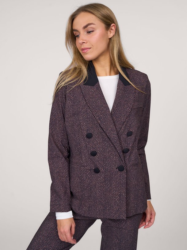 Ontdek de Loulou heavy travel jersey blazer van Studio Anneloes in de kleur donkerbruin bij Orangebag. Op werkdagen voor 21:45 besteld, morgen in huis.