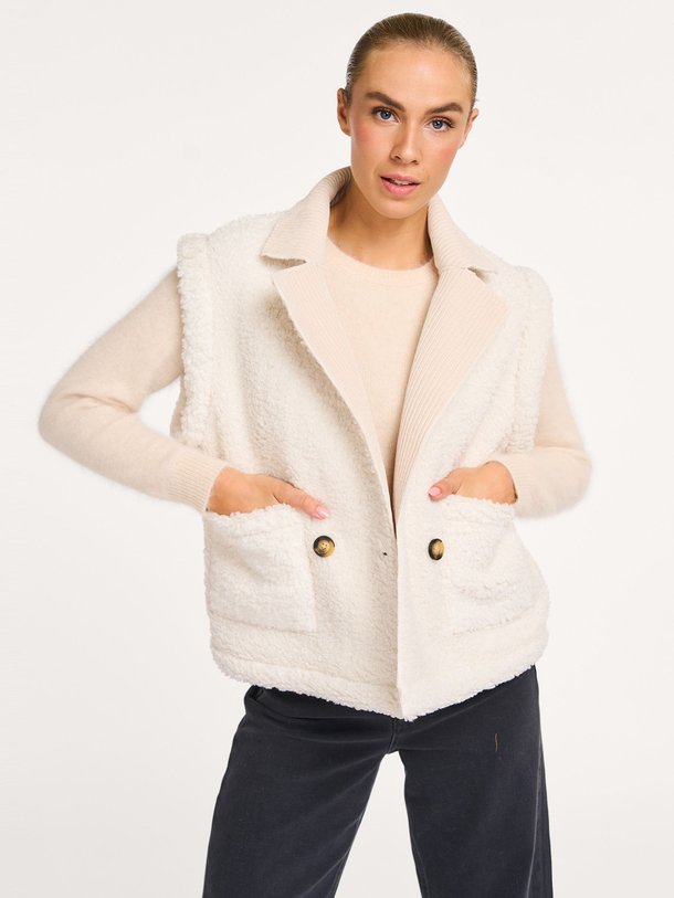 Ontdek de Nikita geweven reversible gilet van Studio Anneloes in de kleur off-white bij Orangebag. Op werkdagen voor 21:45 besteld, morgen in huis.