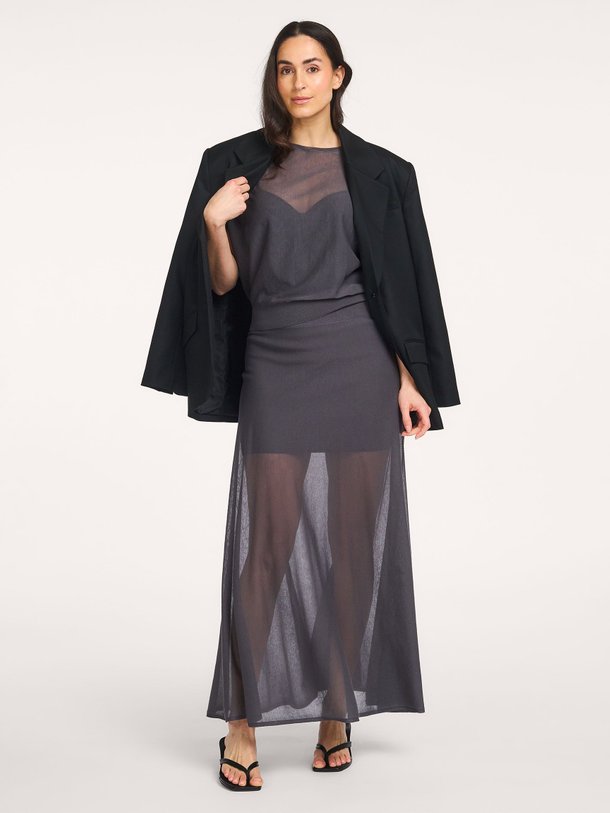 Ontdek de Tensya katoenmix maxi rok van Drykorn in de kleur Donkergrijs bij Orangebag. Op werkdagen voor 21:45 besteld, morgen in huis.