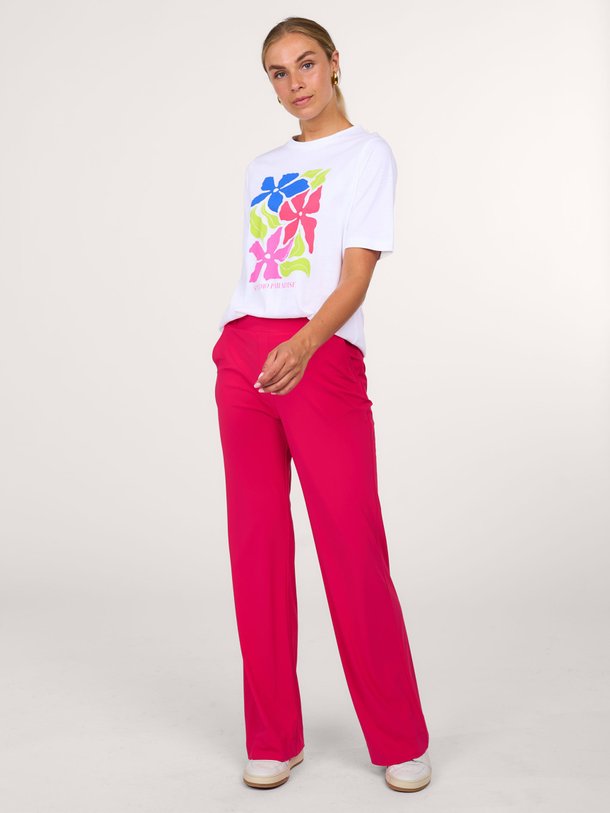 Ontdek de Marilon travel broek van Studio Anneloes in de kleur fuchsia bij Orangebag. Op werkdagen voor 21:45 besteld, morgen in huis.