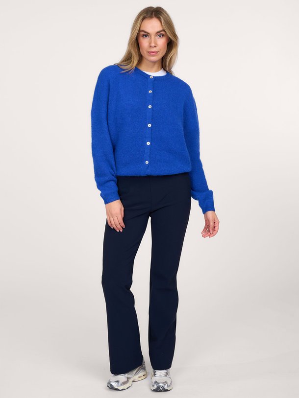 Ontdek de Bibi mohairmix vest van Studio Anneloes in de kleur blauw bij Orangebag. Op werkdagen voor 21:45 besteld, morgen in huis.