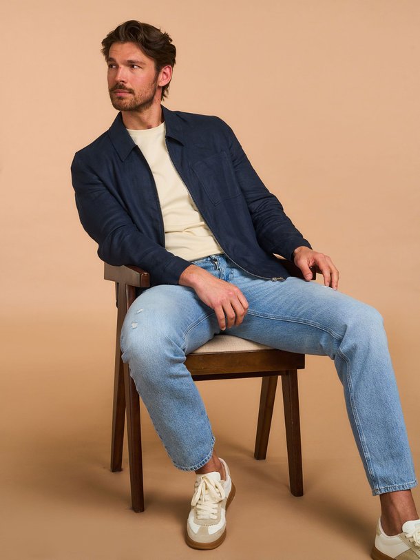 Ontdek de Jerson linnen jack van Drykorn in de kleur Donkerblauw bij Orangebag. Op werkdagen voor 21:45 besteld, morgen in huis.