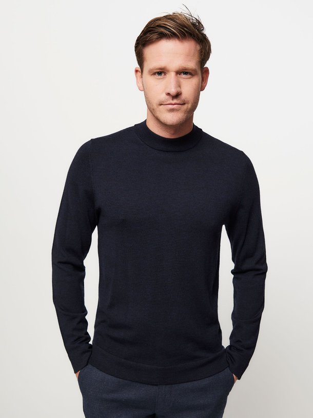 Ontdek de Arwon wollen gemêleerde trui van Drykorn in de kleur donkerblauw bij Orangebag. Op werkdagen voor 21:45 besteld, morgen in huis.