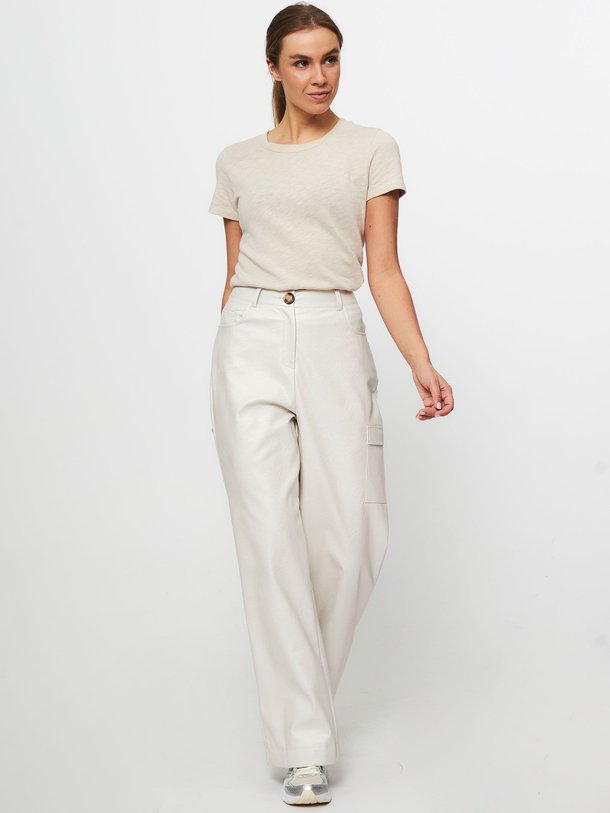 Ontdek de Selina leatherlook wide leg broek van Studio Anneloes in de kleur ecru bij Orangebag. Op werkdagen voor 21:45 besteld, morgen in huis.