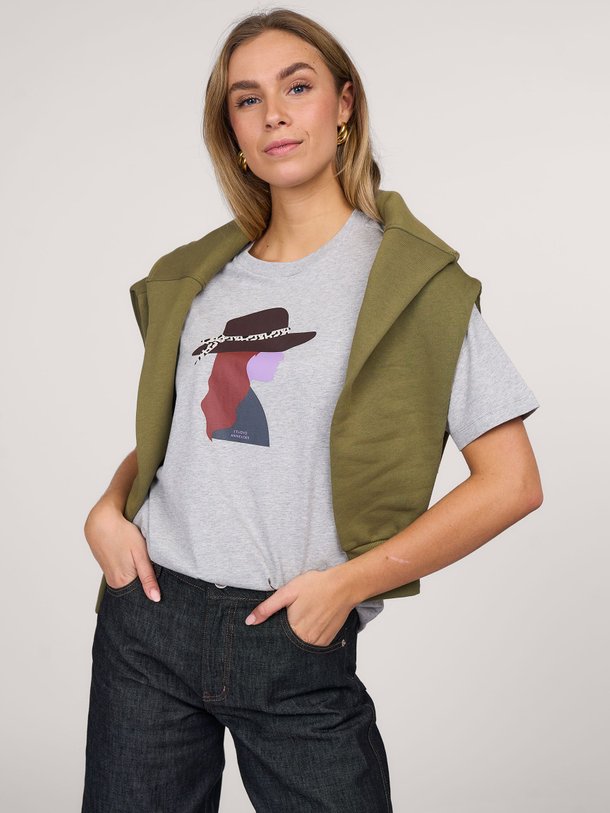 Ontdek de Klaasje organic cotton T-shirt met print van Studio Anneloes in de kleur grijs bij Orangebag. Op werkdagen voor 21:45 besteld, morgen in huis.