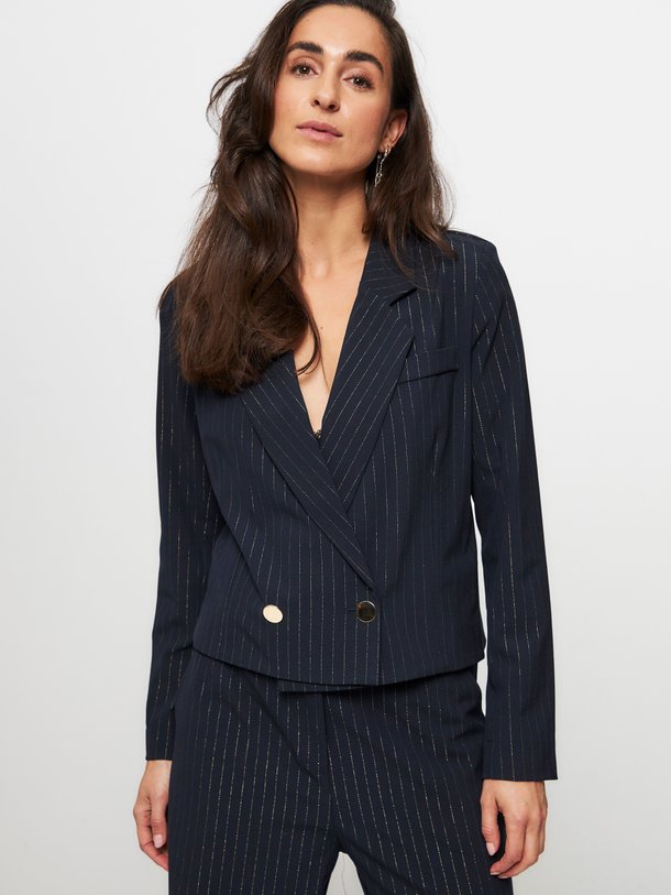 Ontdek de Ocean viscosemix cropped blazer met lurex van Studio Anneloes in de kleur donkerblauw bij Orangebag. Op werkdagen voor 21:45 besteld, morgen in huis.