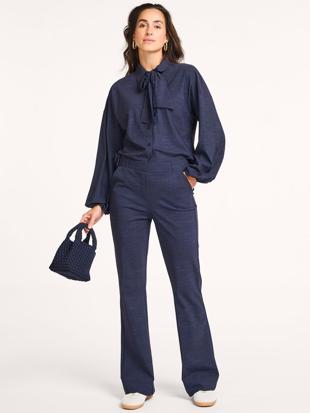 Ontdek de Travel light jersey broek van Studio Anneloes in de kleur donkerblauw bij Orangebag. Op werkdagen voor 21:45 besteld, morgen in huis.